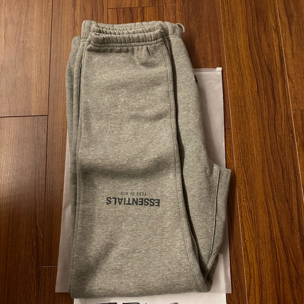 Essentials “FOG” sweatpants heater grey
